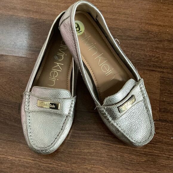 Calvin Klein Gold Loafers Sz 9 - Picture 1 of 7